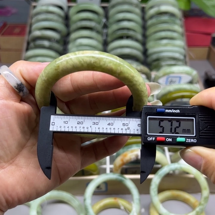 蛇纹石玉未镶嵌手镯39