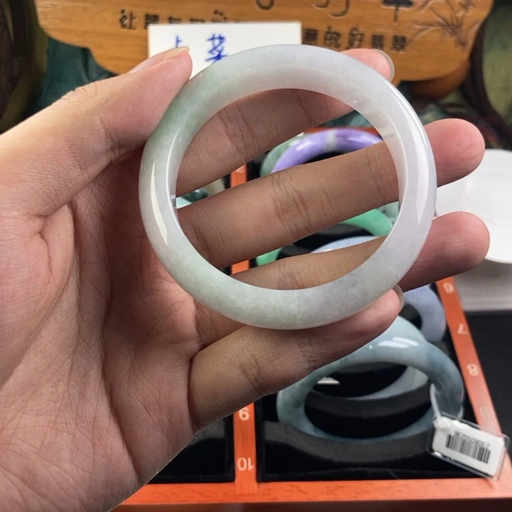 翡翠手镯未镶嵌48小时鉴赏
