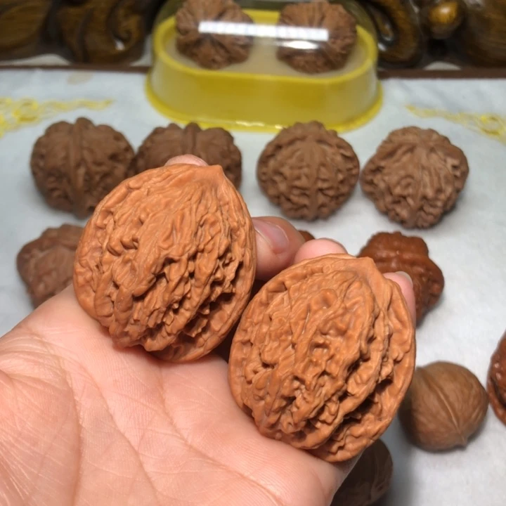 文玩核桃38尺麦虎