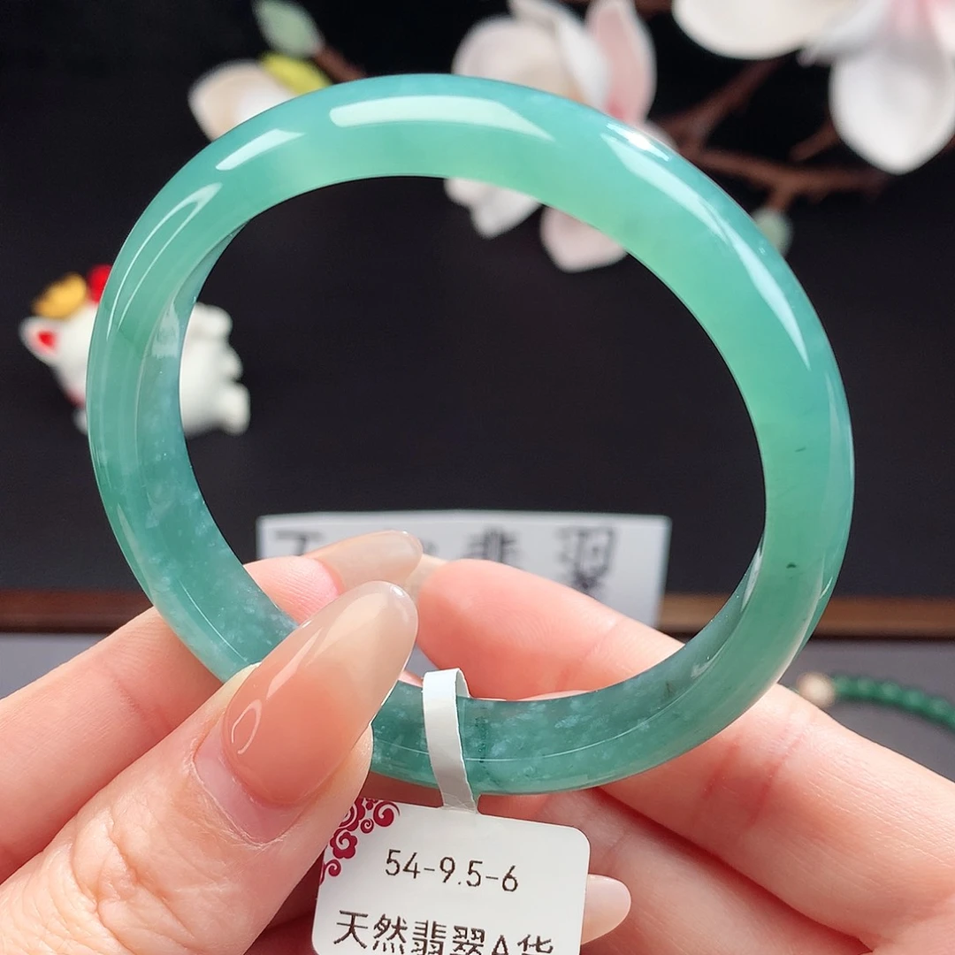 翡翠手镯（圆镯）未镶嵌