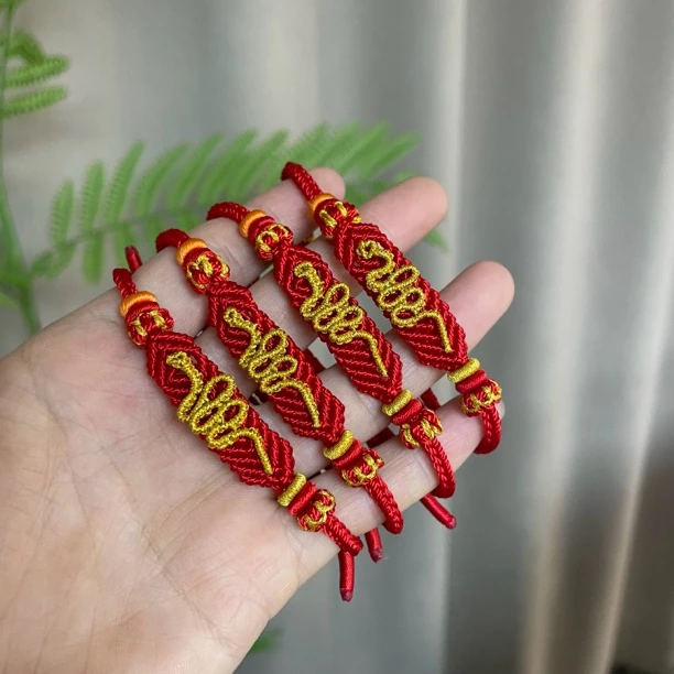 “灵蛇红绳” 纯手工编织 手围可调节