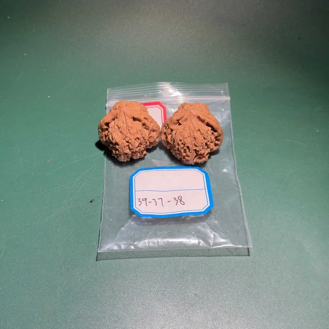 文玩核桃吊坠36号村将