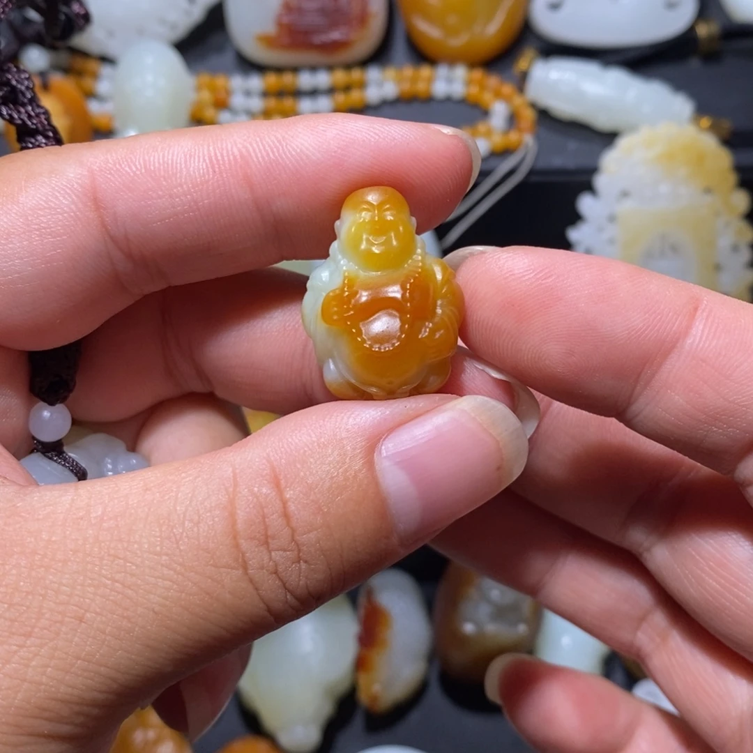 邢***夫和田玉未镶嵌颈饰