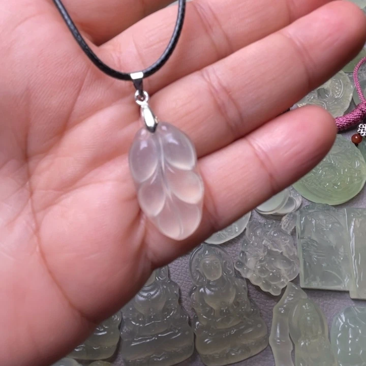 岫玉吊坠(赠链)未镶嵌