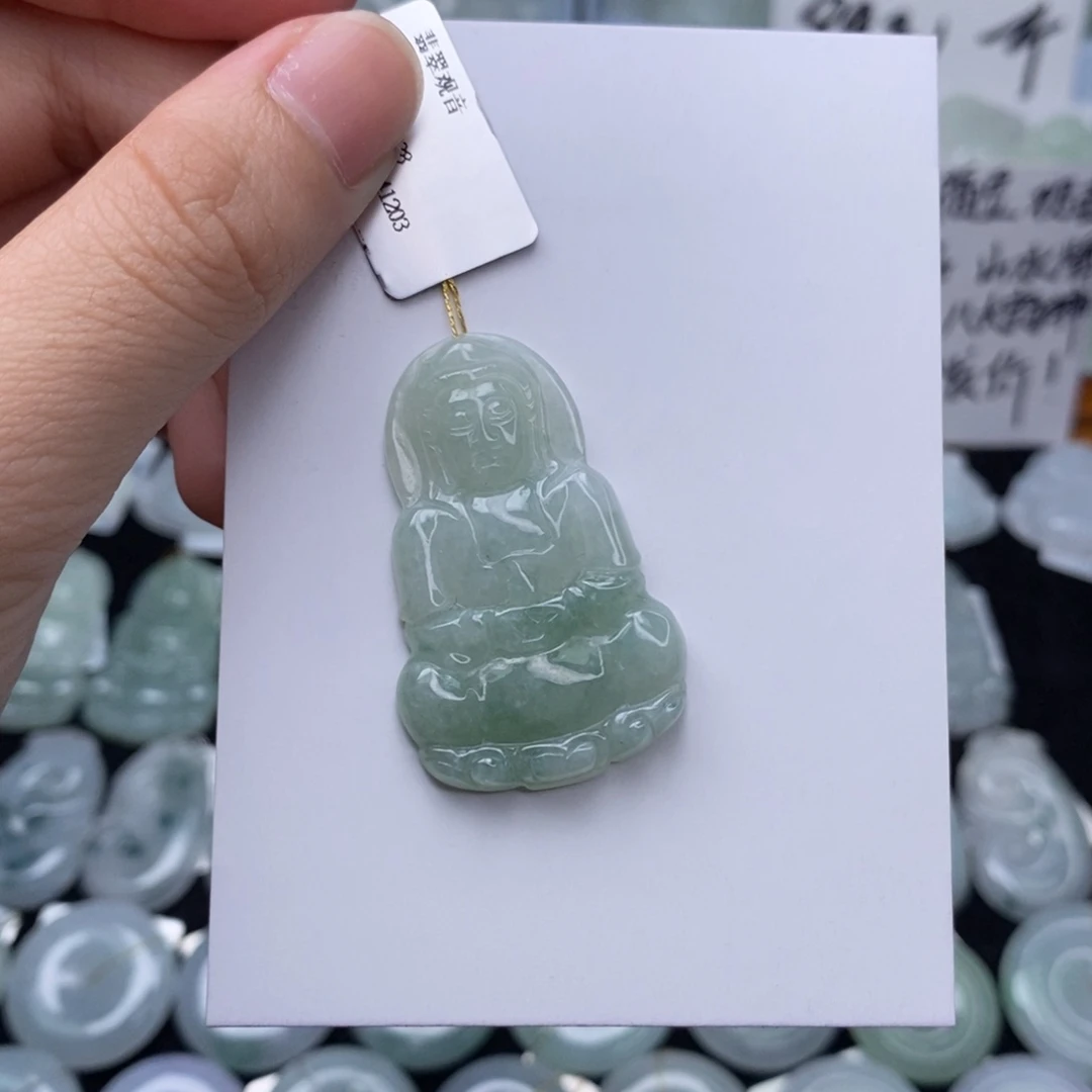 翡翠未镶嵌颈饰观音