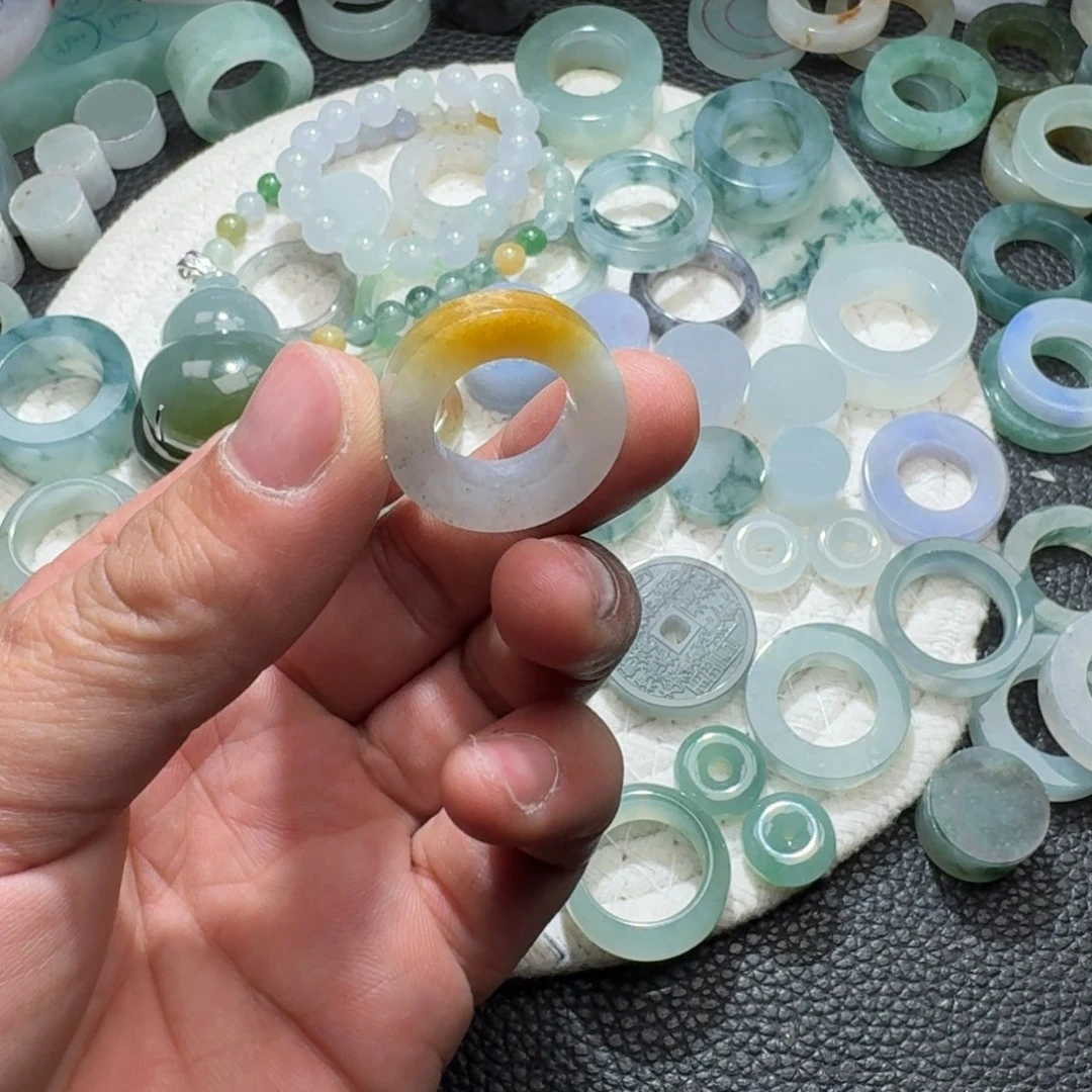 定制翡翠未镶嵌天然裴翠