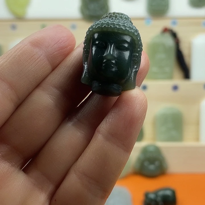 慈眉善目佛头吊坠