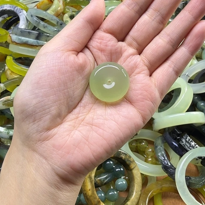 蛇纹石玉未镶嵌岫玉蛇纹石手镯