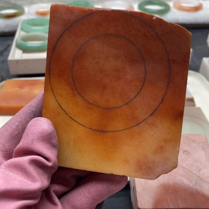 石英质玉未镶嵌定制