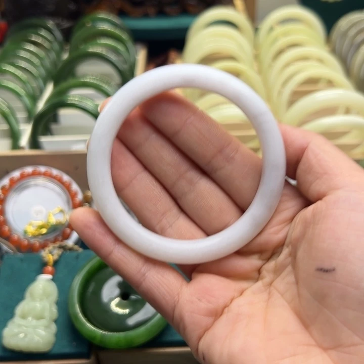 和田玉手镯未镶嵌58圈围10190