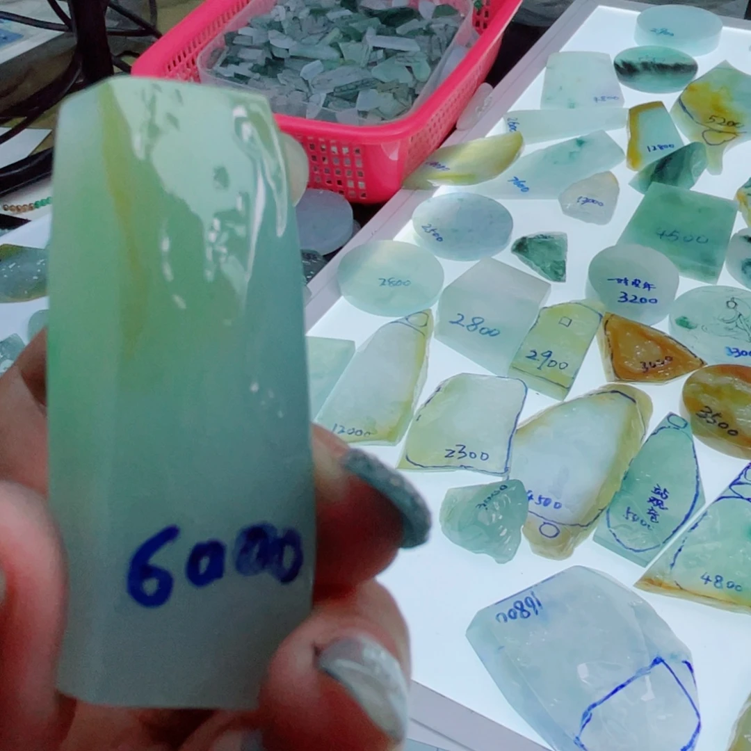 定制翡翠未镶嵌定制翡翠未镶嵌