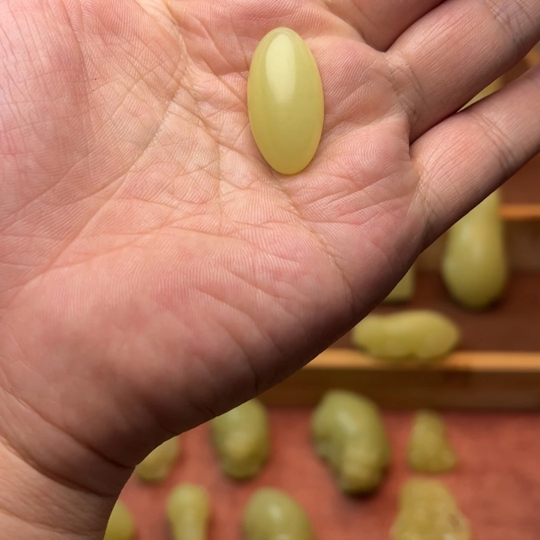 ᦦ***࿐和田玉（黄玉）未镶嵌颈饰