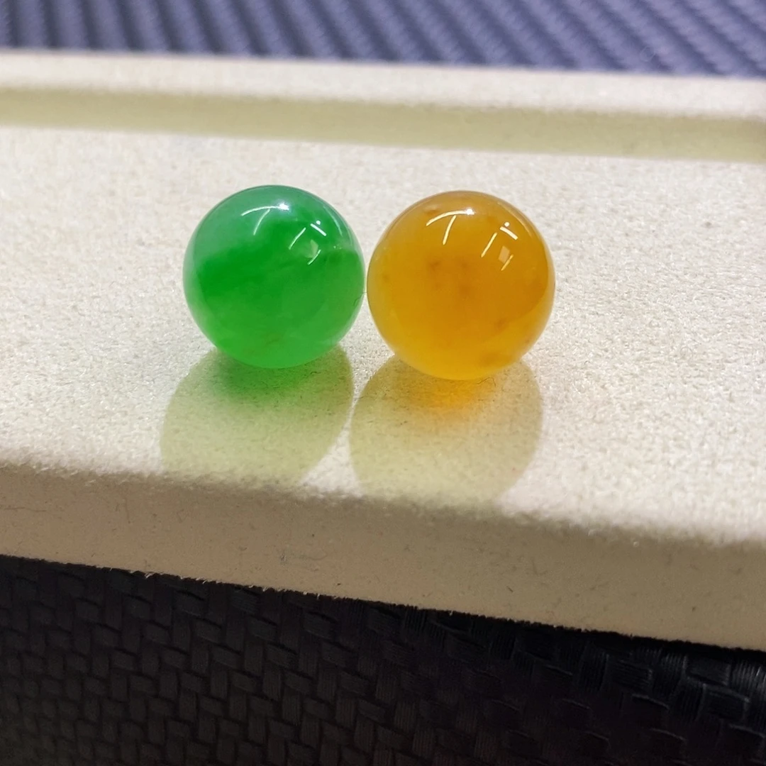 翡翠未镶嵌挂件卡11加一对