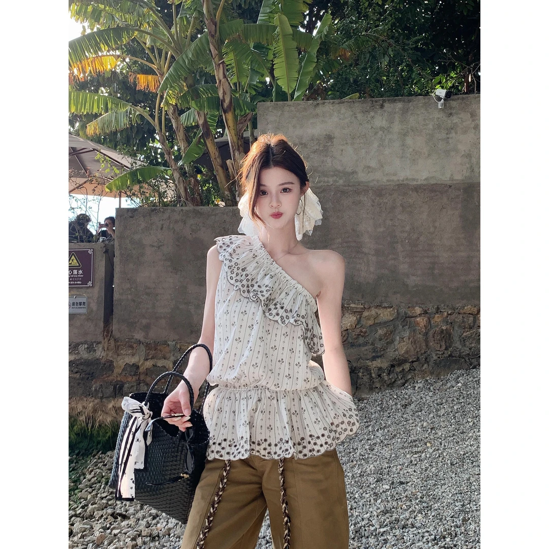 设计感斜肩荷叶边无袖上衣女夏季新款高级感收腰显瘦雪百搭背心