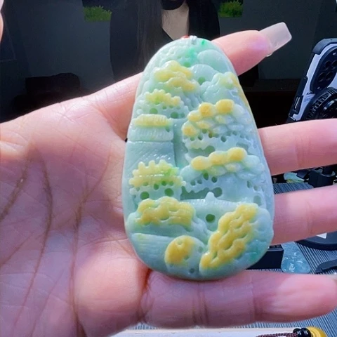 颈饰未镶嵌翡翠一个