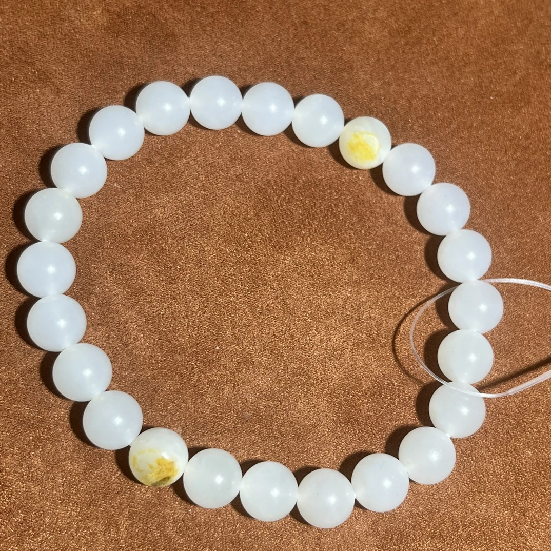 新疆和田玉卡8圆珠手串
