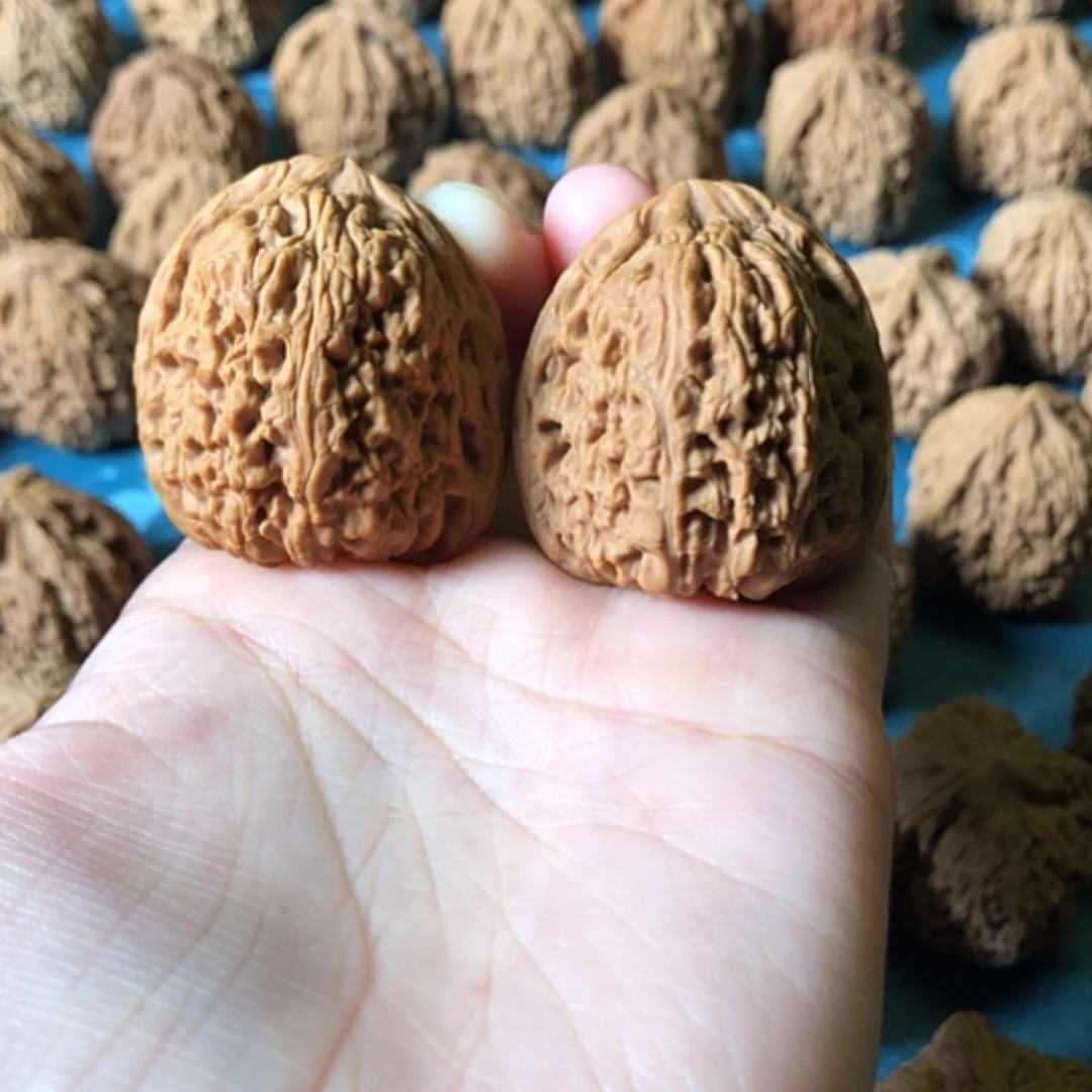 【闪购商品】文玩核桃把件一代将