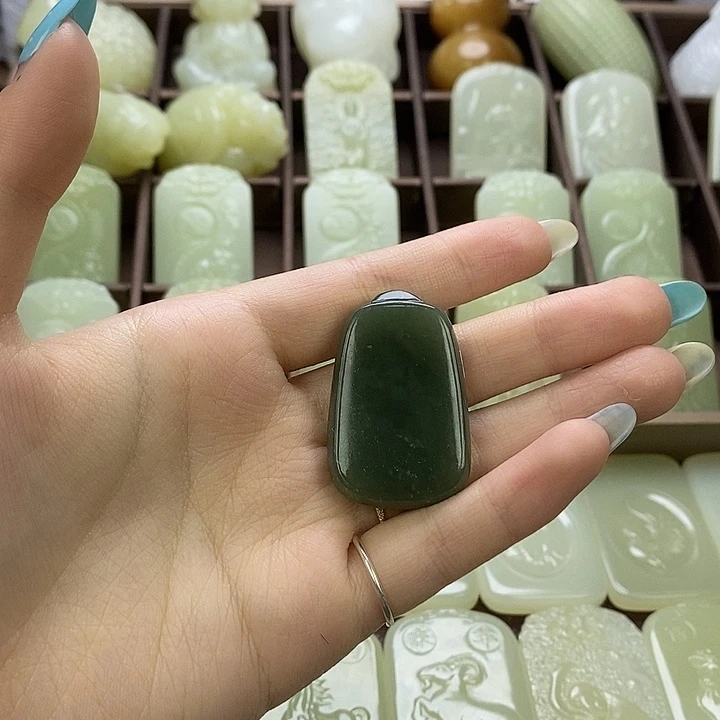 昆仑石平安无事牌