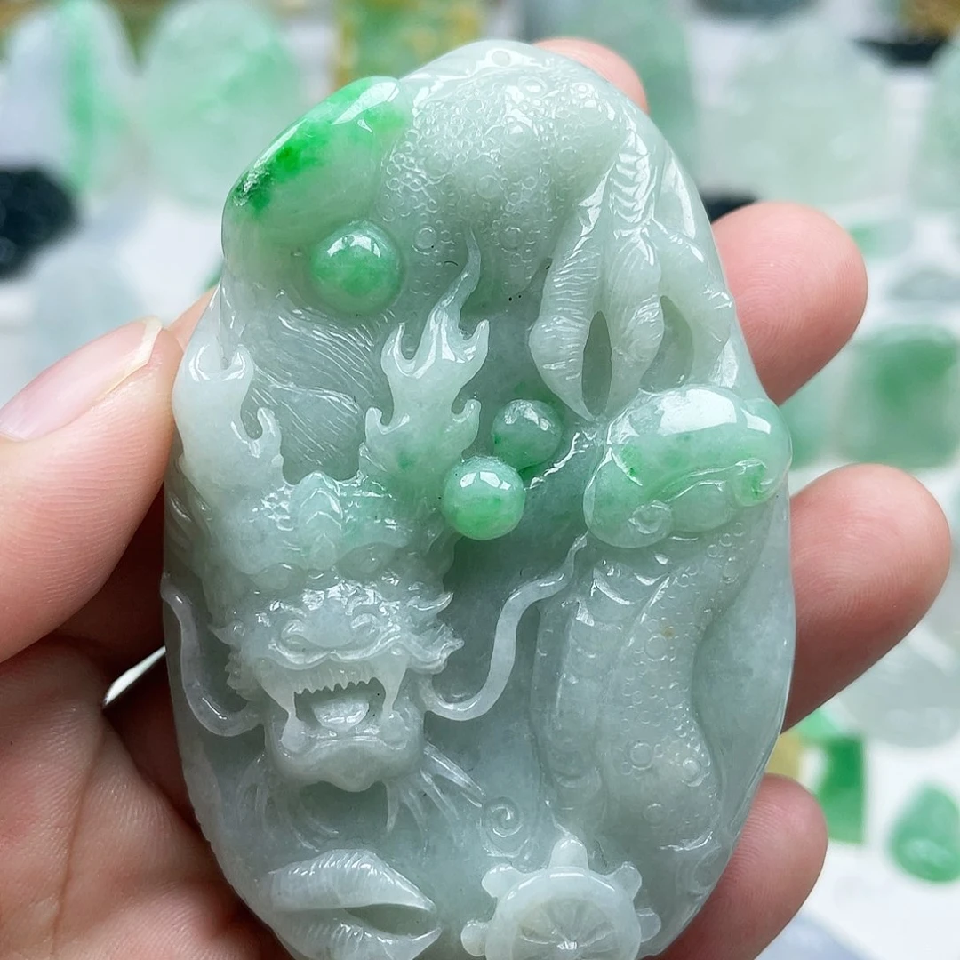 翡翠颈饰未镶嵌龙