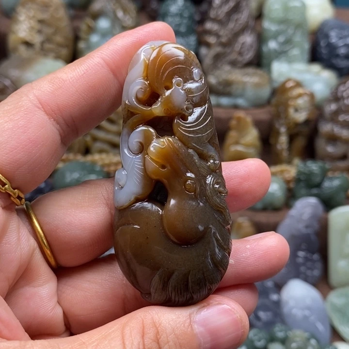 拉***店颈饰未镶嵌和田玉