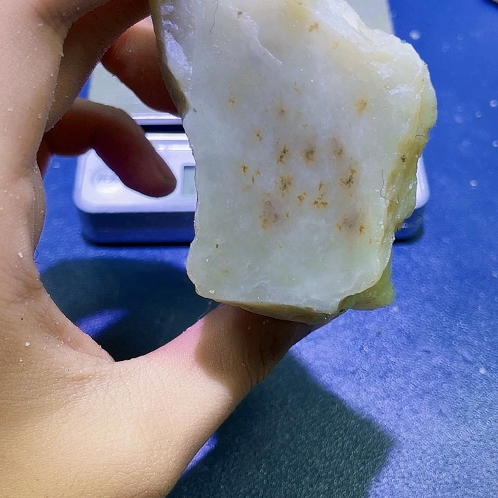 未镶嵌和田玉（糖玉）珠宝半成品