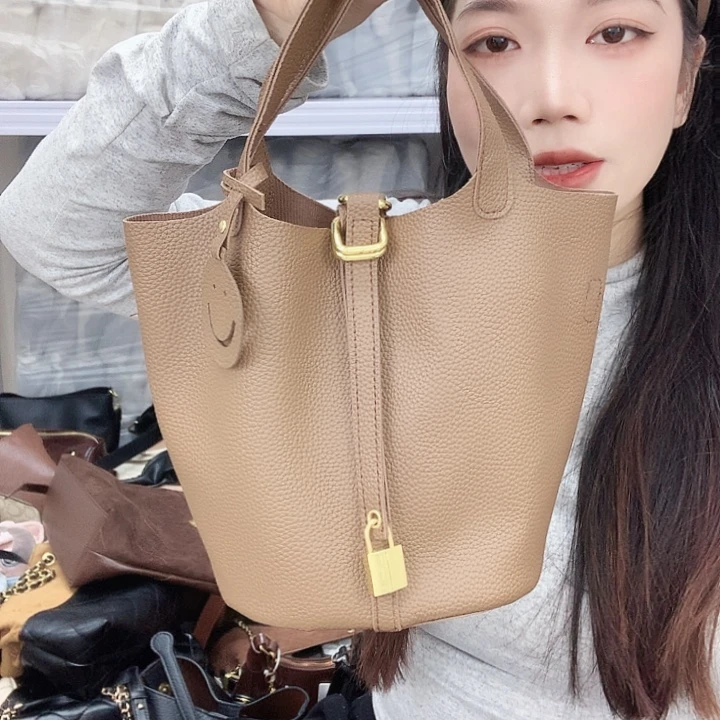 小牛皮（革）牛剖层皮革牛皮（革）