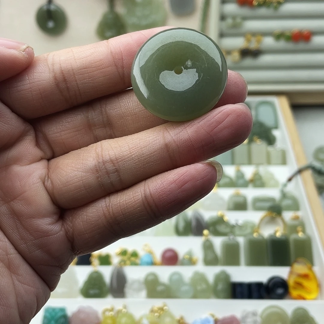 和田玉未镶嵌吊坠(不含链)