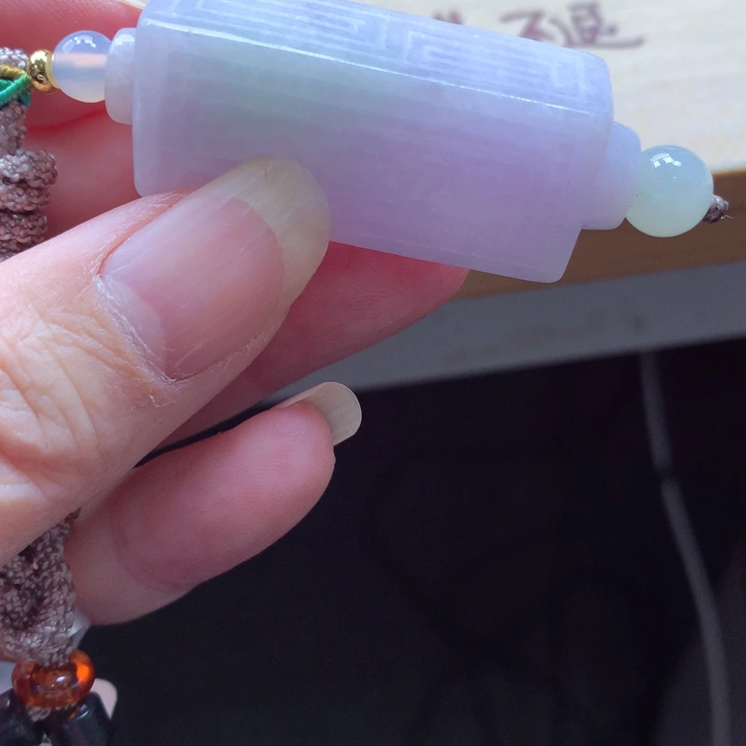 翡翠颈饰未镶嵌吊坠