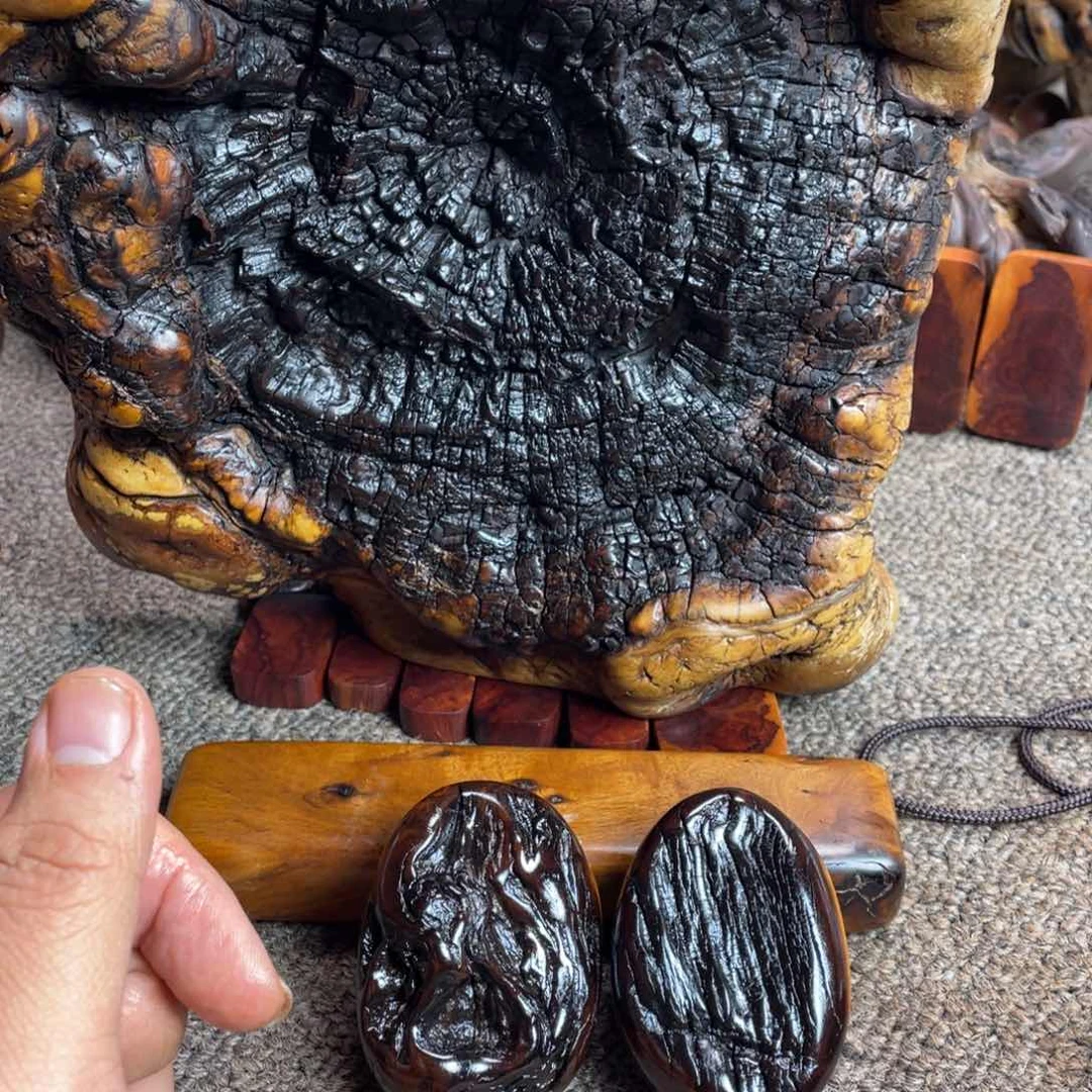 绒质久**机雷花摆件一个带底座