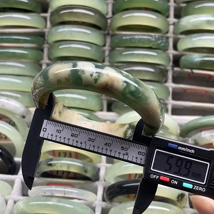 未镶嵌蛇纹石玉手镯170