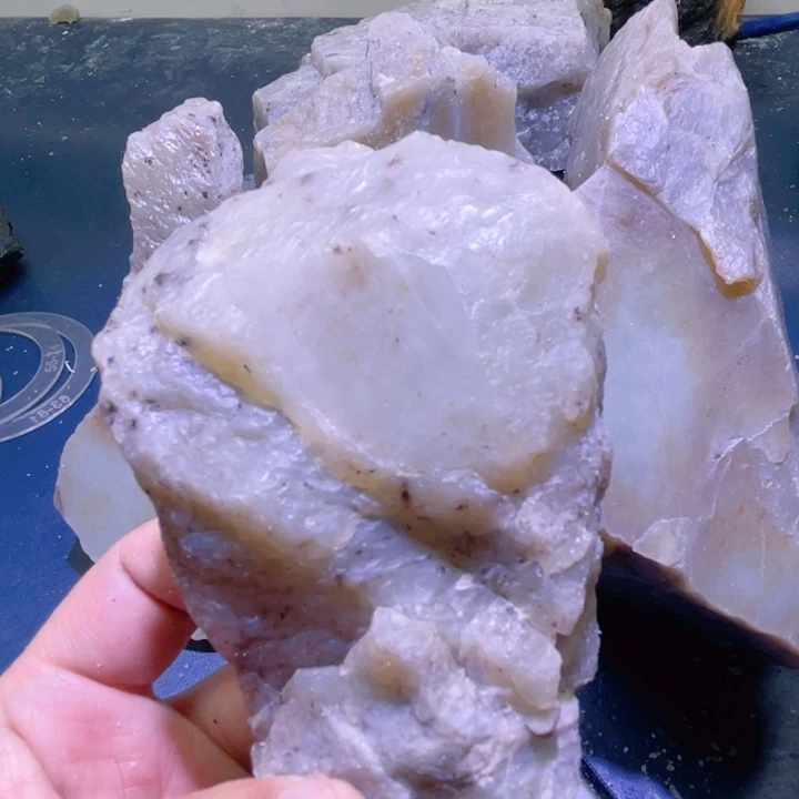 和田玉未镶嵌珠宝半成品