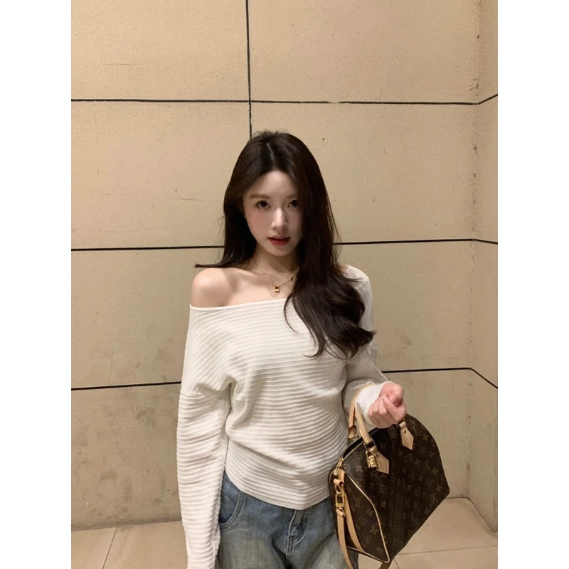【CHUN】春季新款斜肩长袖针织衫女春季修身纯欲露肩上衣女