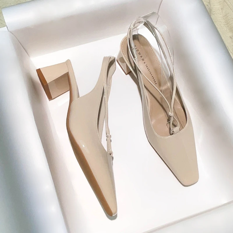 2025新款夏季设计感小众交叉带粗跟包头凉鞋女不累脚方头高跟鞋