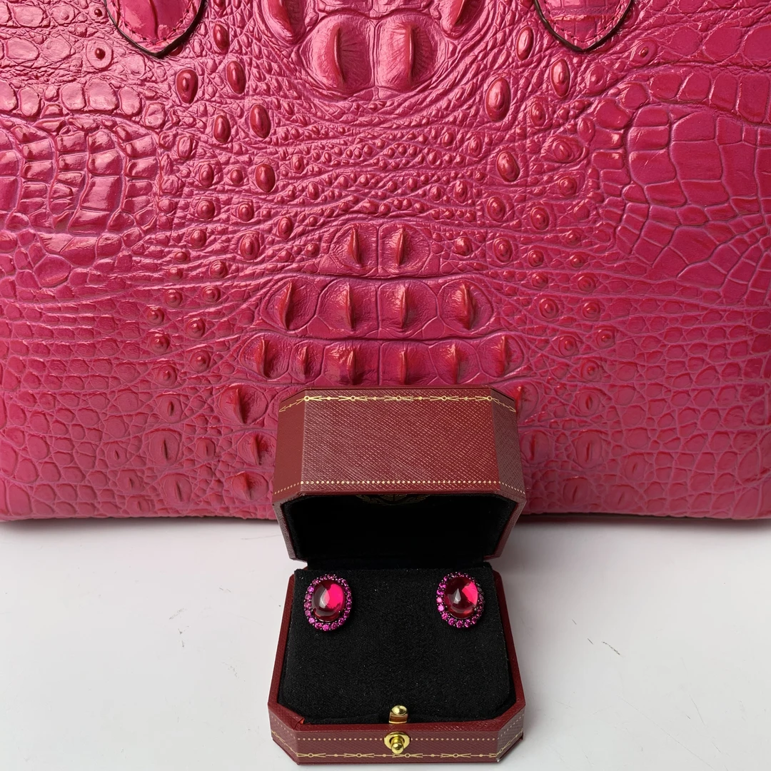 4223耳钉--红--精工红耳钉赠礼盒