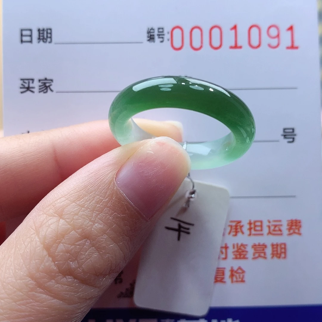 未镶嵌戒指翡翠淡*。缅甸A货