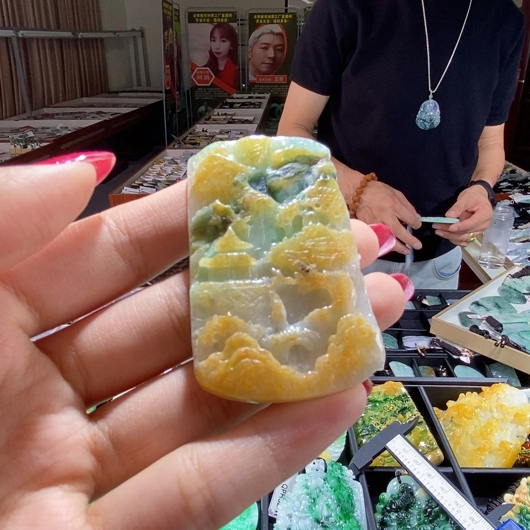 翡翠未镶嵌颈饰翡翠