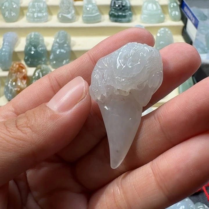 啊***宋翡翠未镶嵌颈饰翡翠