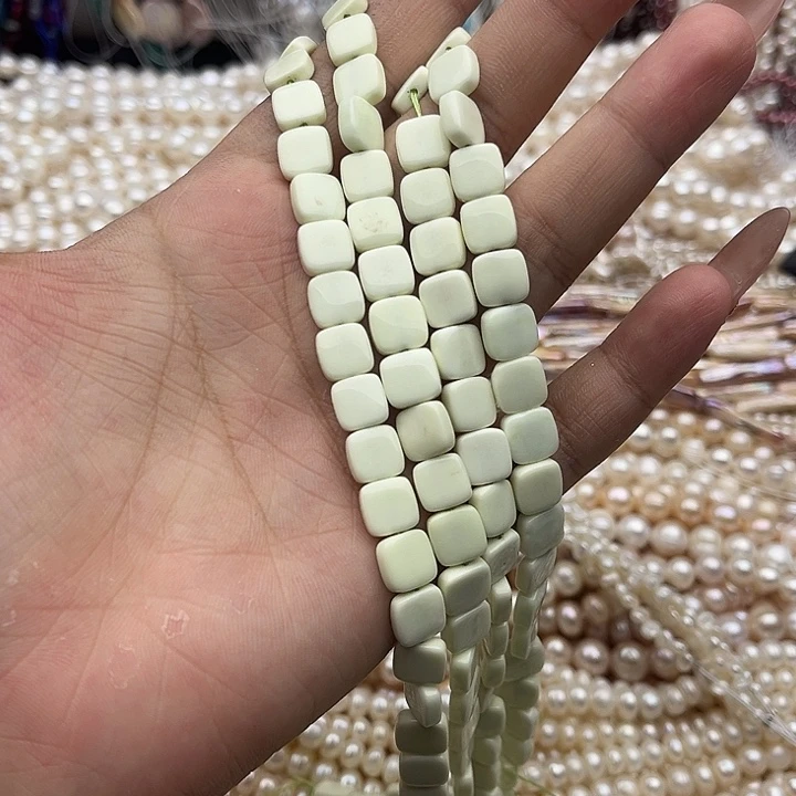 玛瑙/玉髓未镶嵌珠宝半成品一条8mm左右青玉方片