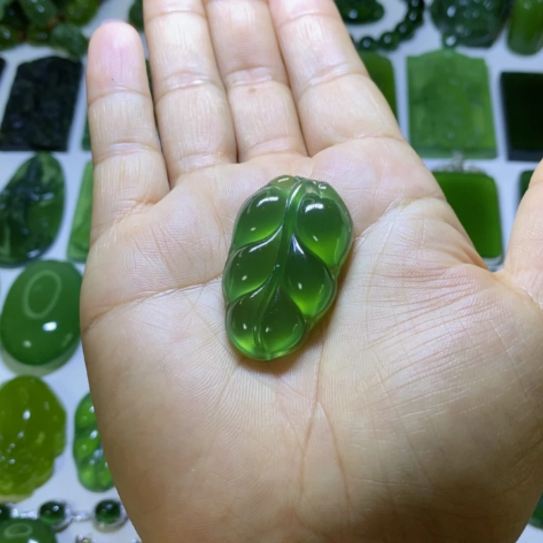 【闪购商品】蛇纹石玉颈饰未镶嵌