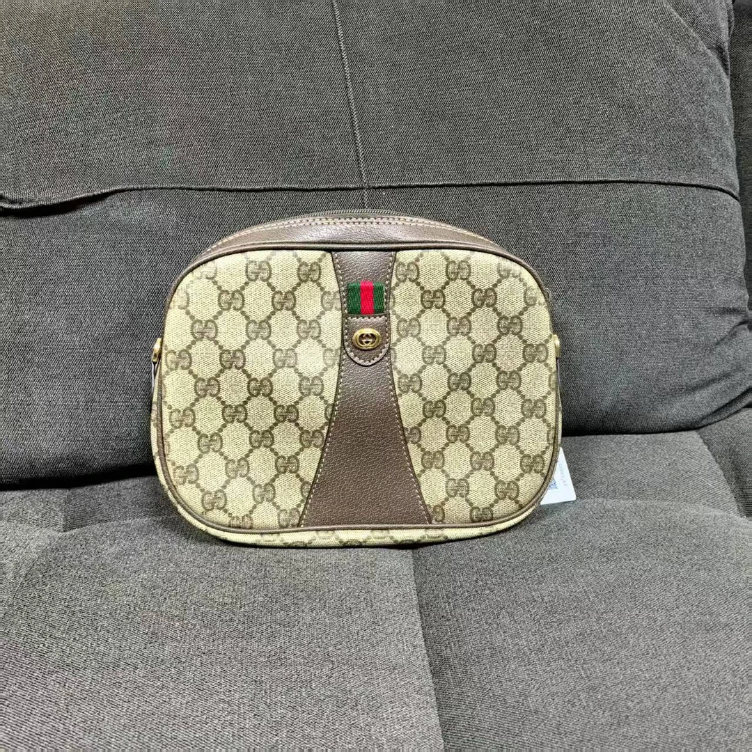95新 GUCCI/古驰 兔兔奢/古驰斜挎包/241126034