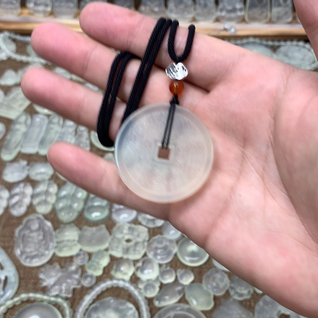 蛇纹石玉颈饰未镶嵌