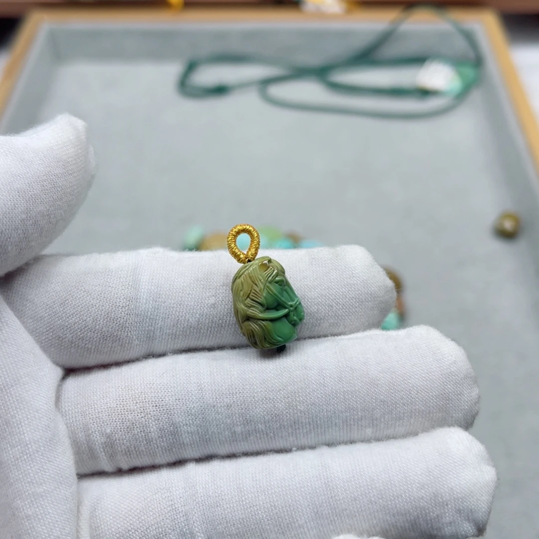 绿松石未镶嵌挂件