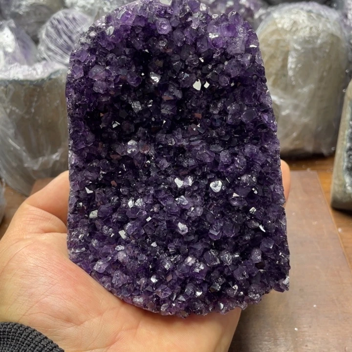 未镶嵌水晶大型摆件（非配饰）