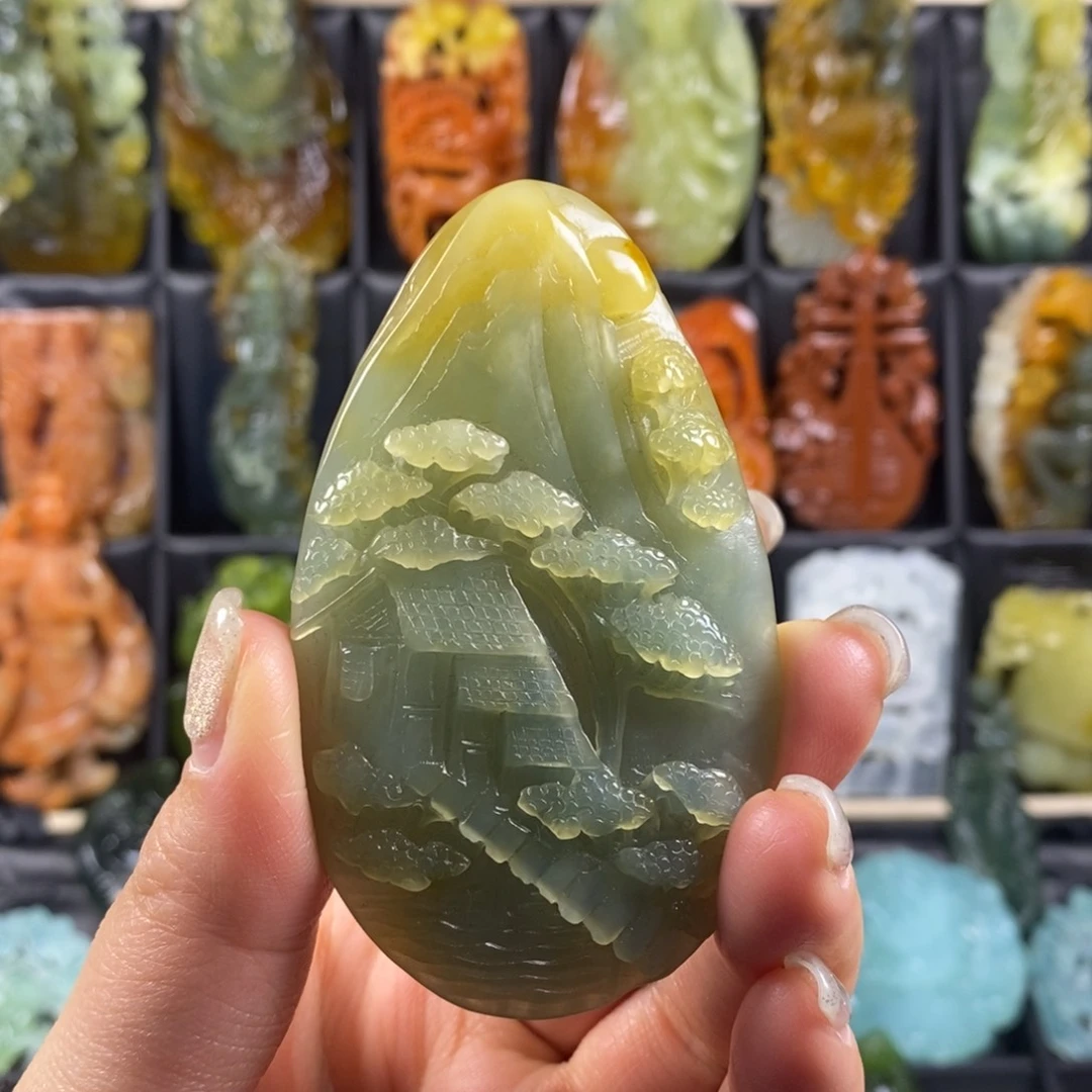 蛇纹石玉颈饰合金