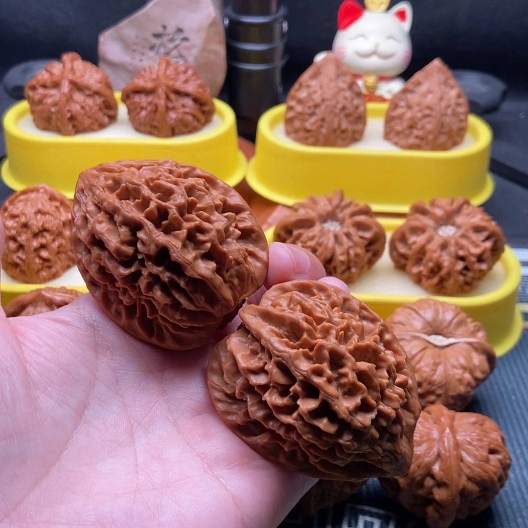文玩核桃吊坠招财鼠