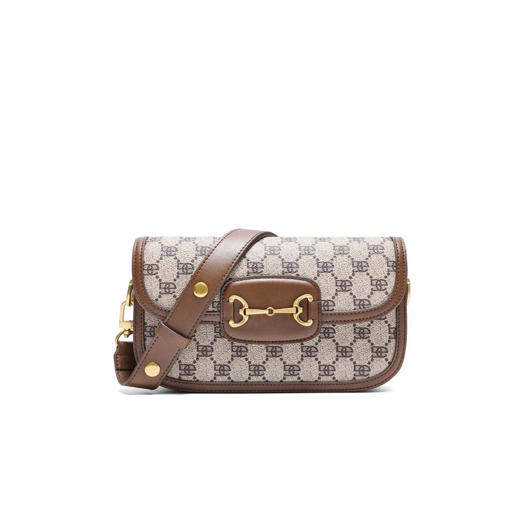 百丽｜【尖货推荐】爆款复古经典斜挎小方包休闲百搭腋下包