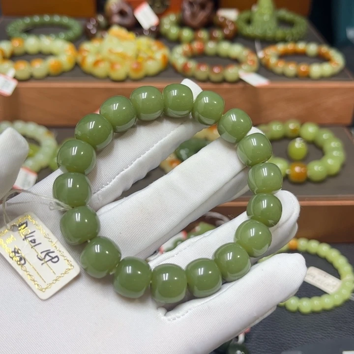 透闪石质玉未镶嵌手链