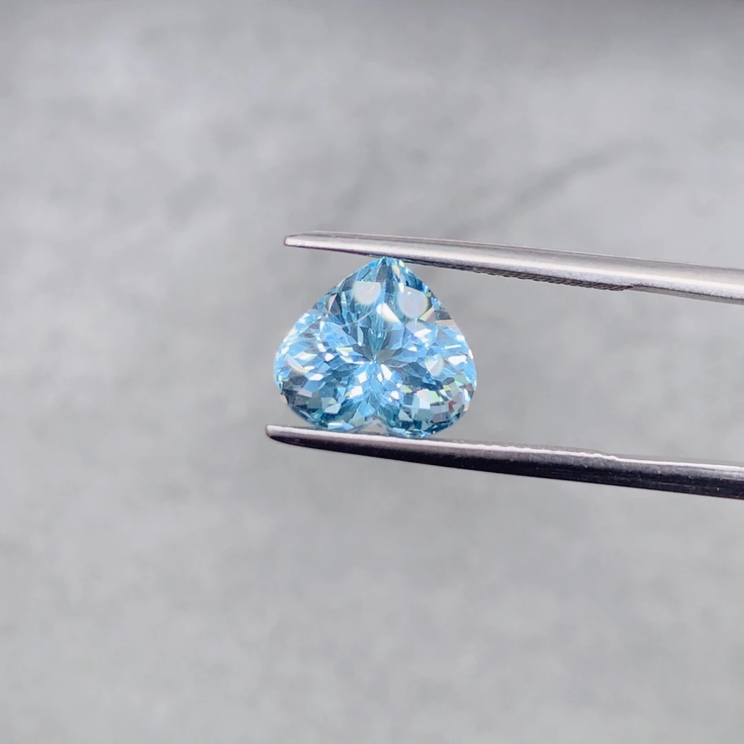 海蓝宝石裸石4.06克拉心形