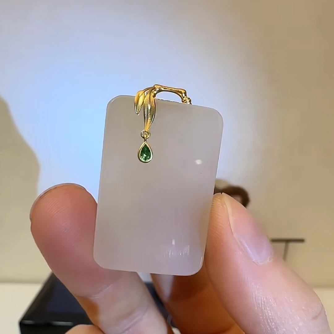 壹屿珠宝     122970  和田玉传世级吊坠