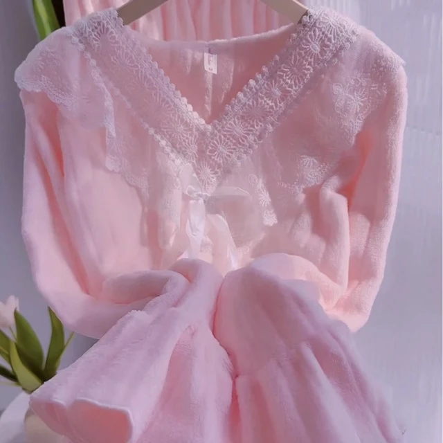 睡衣女秋冬季公主风法兰绒女士家居服两件套甜美花边加绒睡衣套装